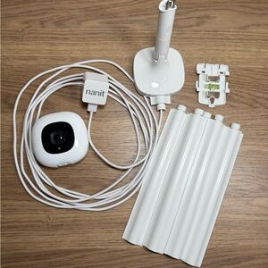 White Baby Monitor with wall mount